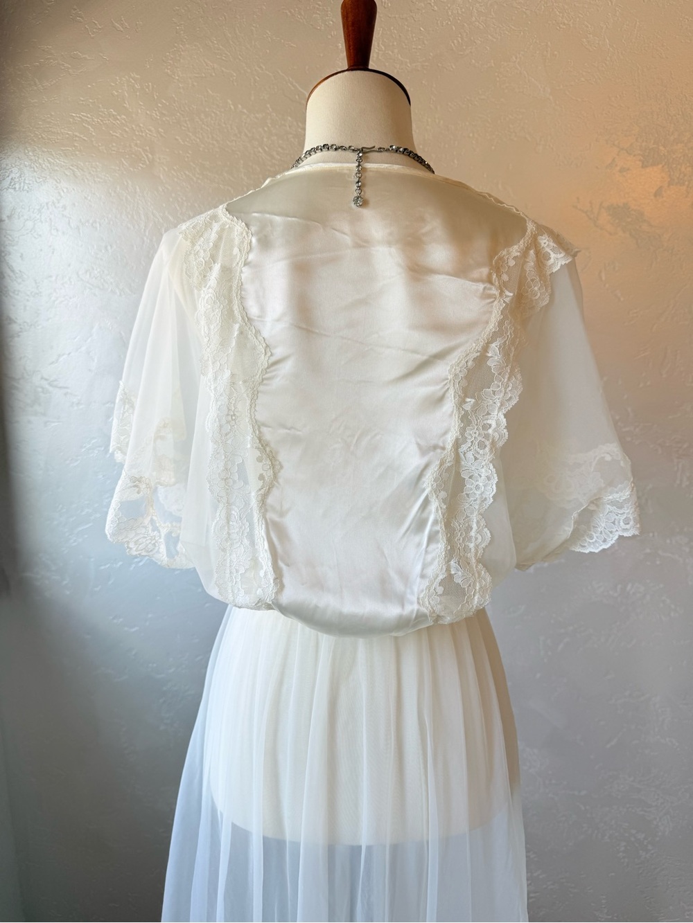 Vintage Val Mode Cream Chiffon Peignoir Made in USA Romantic Lace Maxi Robe - Picture 6 of 11